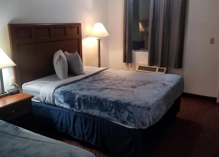 Hotel King Bed Hotel Room 110 Wi-Fi Booking