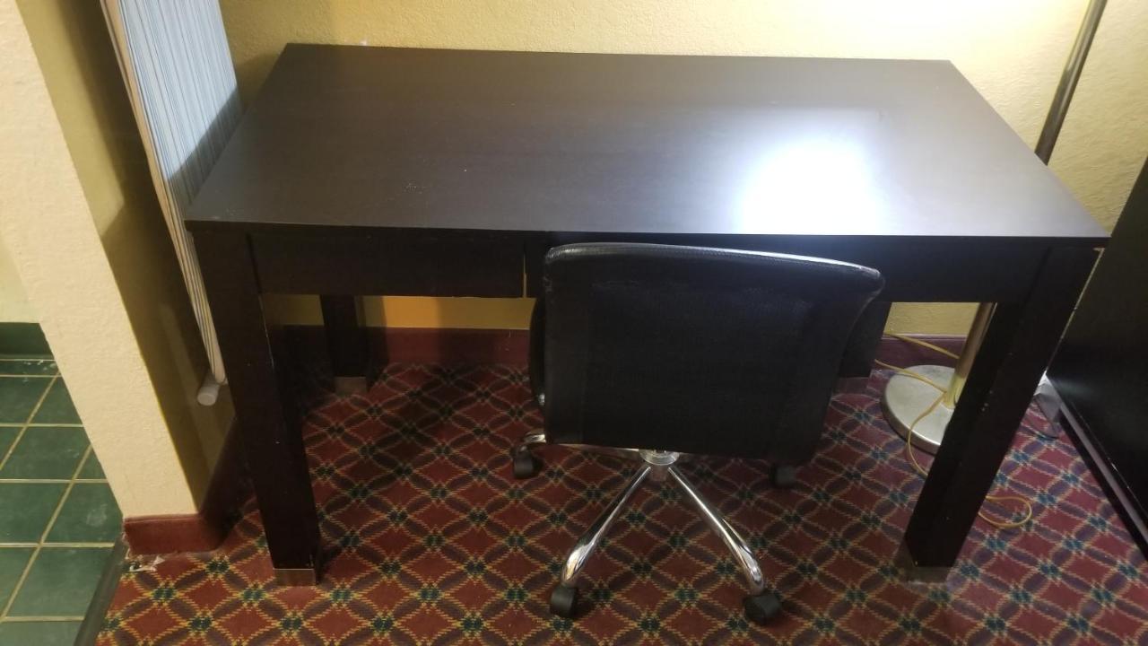 King Bed 110 Wi-fi Apartment *