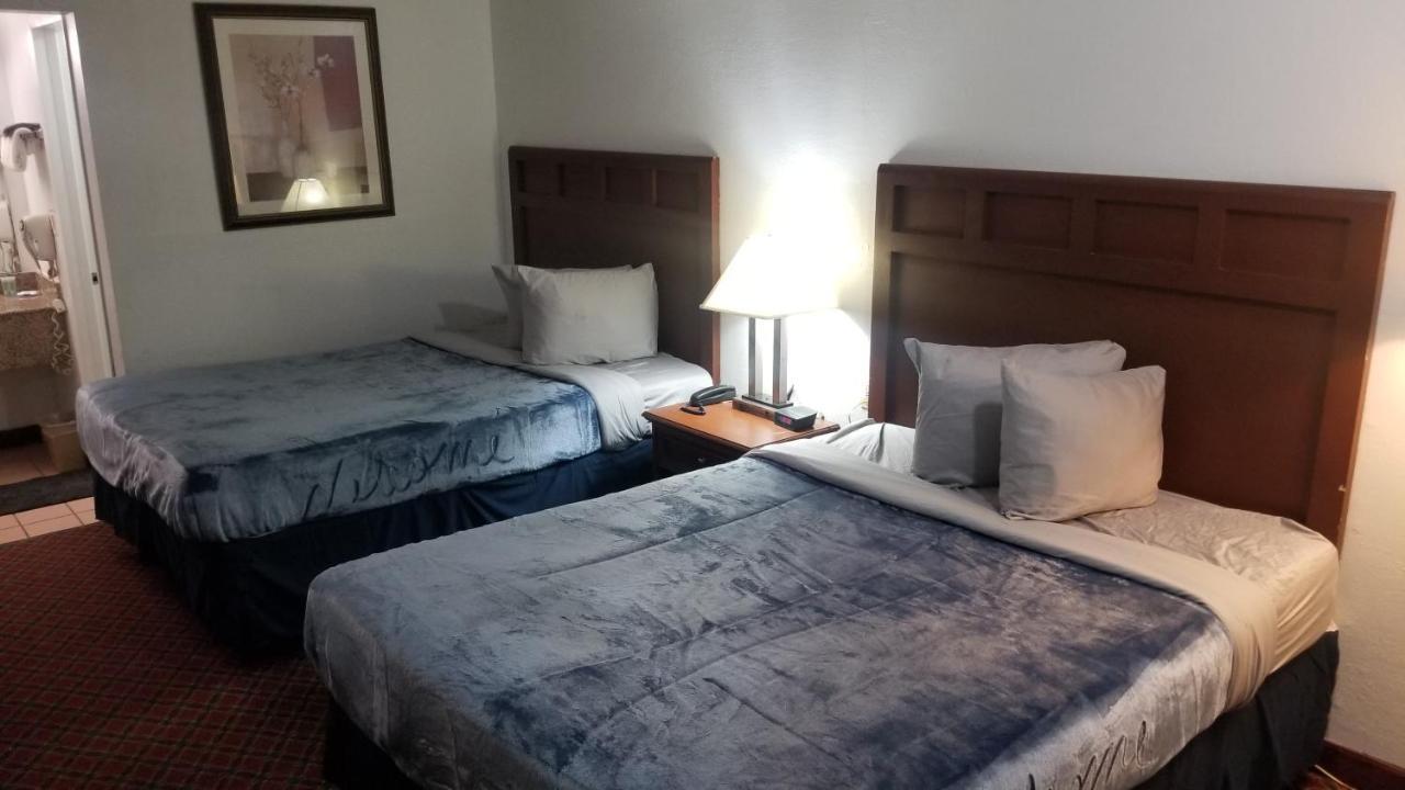 King Bed 110 Wi-fi Apartment *